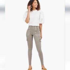 SPANX Women's Stretch Twill Ankle Cargo Pants Color-Chrystal Gray